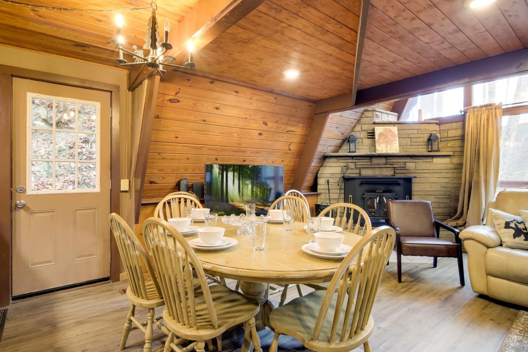 Gatlinburg A-Frame Home With Hot Tub Near Parkway Bagian luar foto