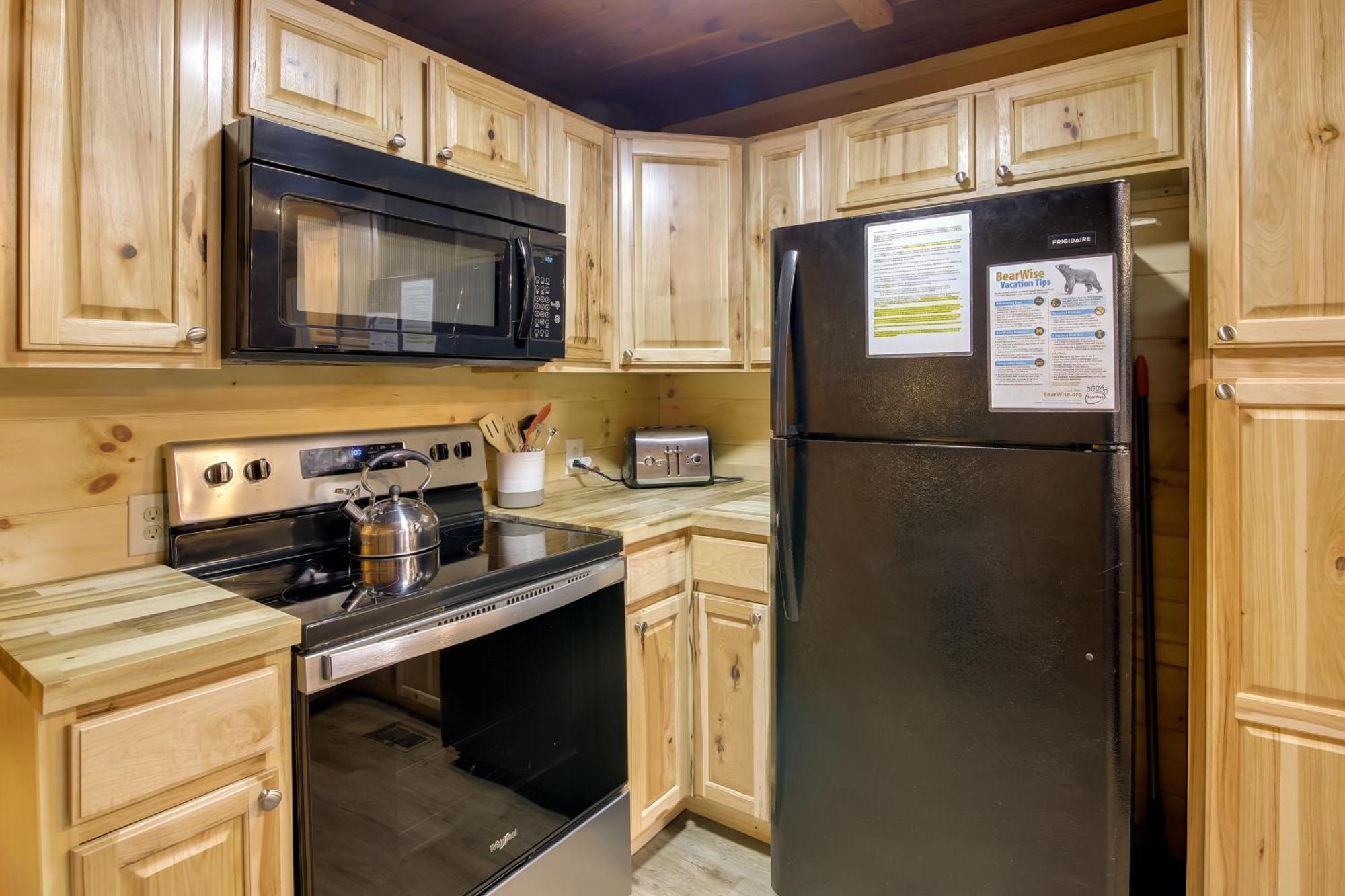 Gatlinburg A-Frame Home With Hot Tub Near Parkway Bagian luar foto